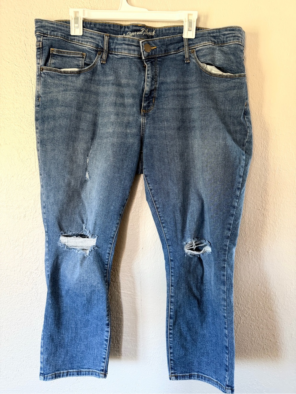 Universal Threads Skinny Crop jeans size 22W R distressed
